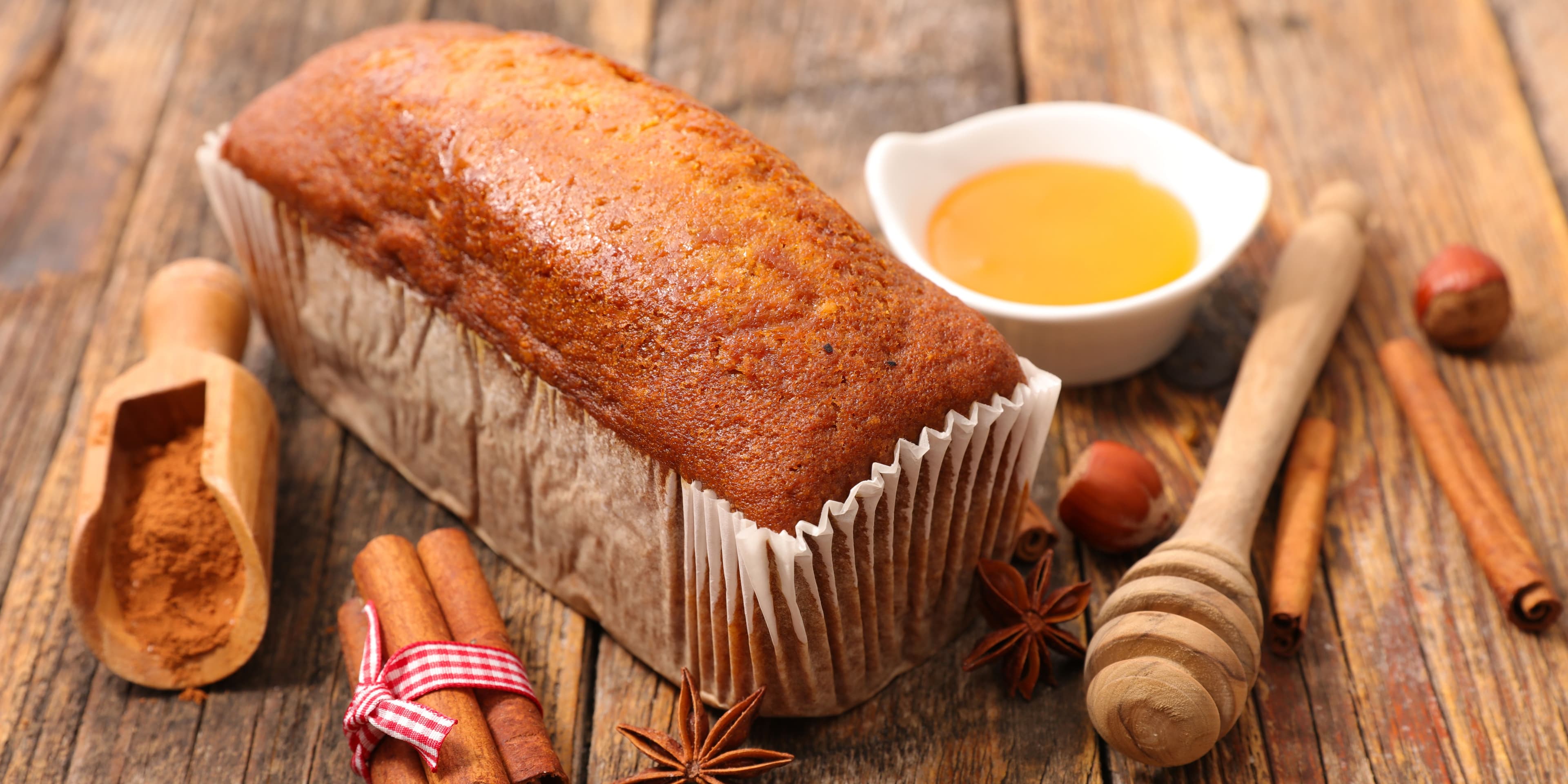 Pain d’épices moelleux aux agrumes et au miel